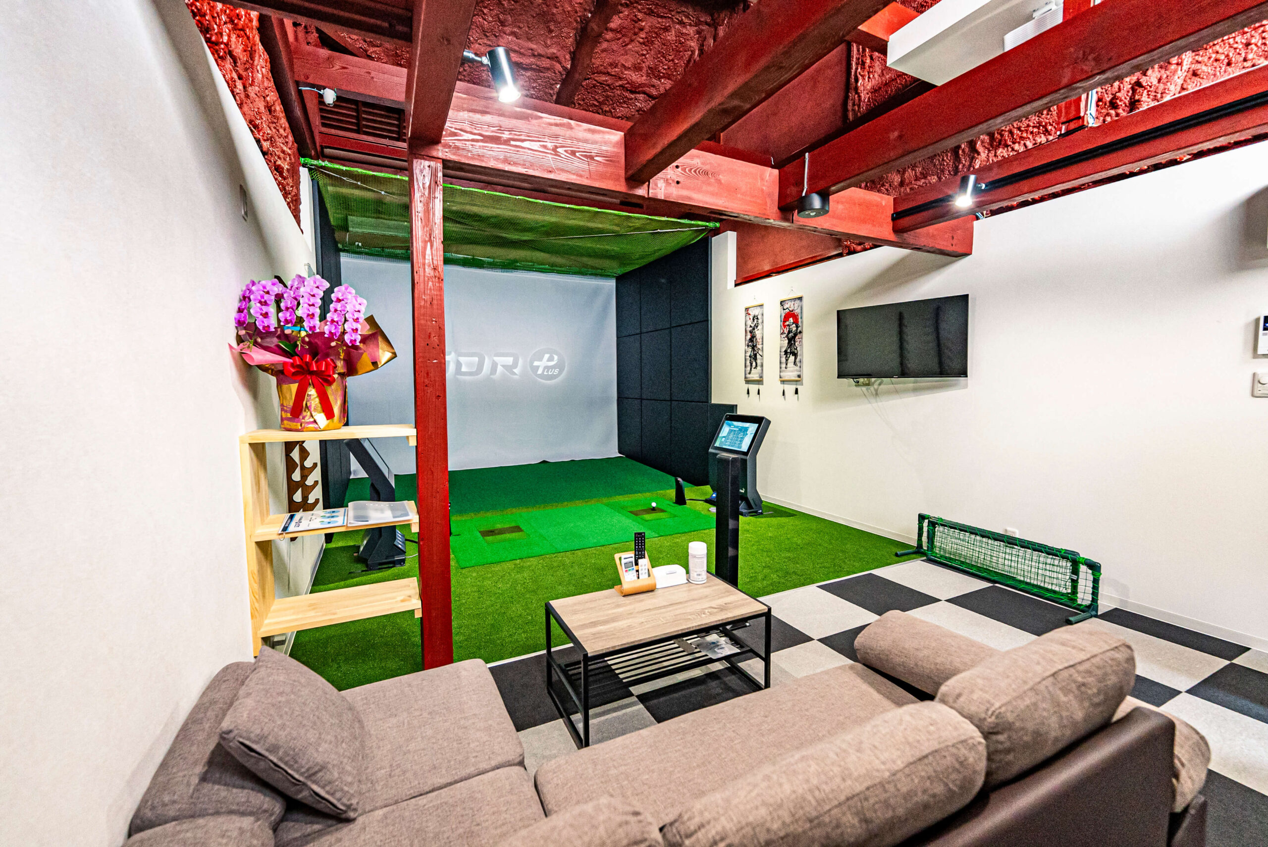 Lounge Range 東本 KOMINKAの外観